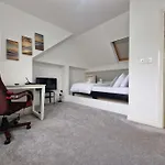 Nice Living Serviced Accommodations 9