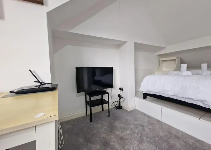 Nice Living Serviced Accommodations 9